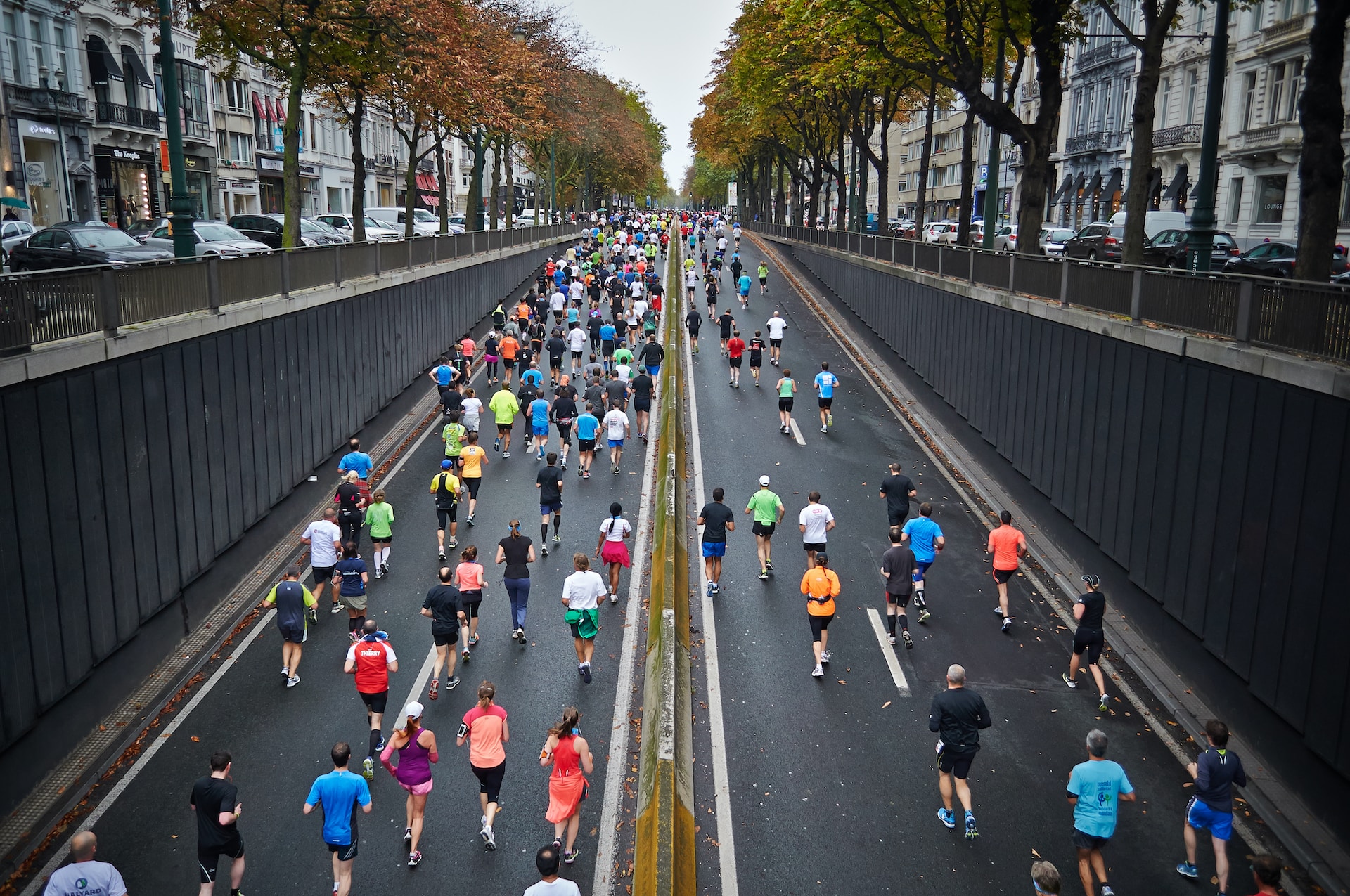 this image shows the running triathlon competition 