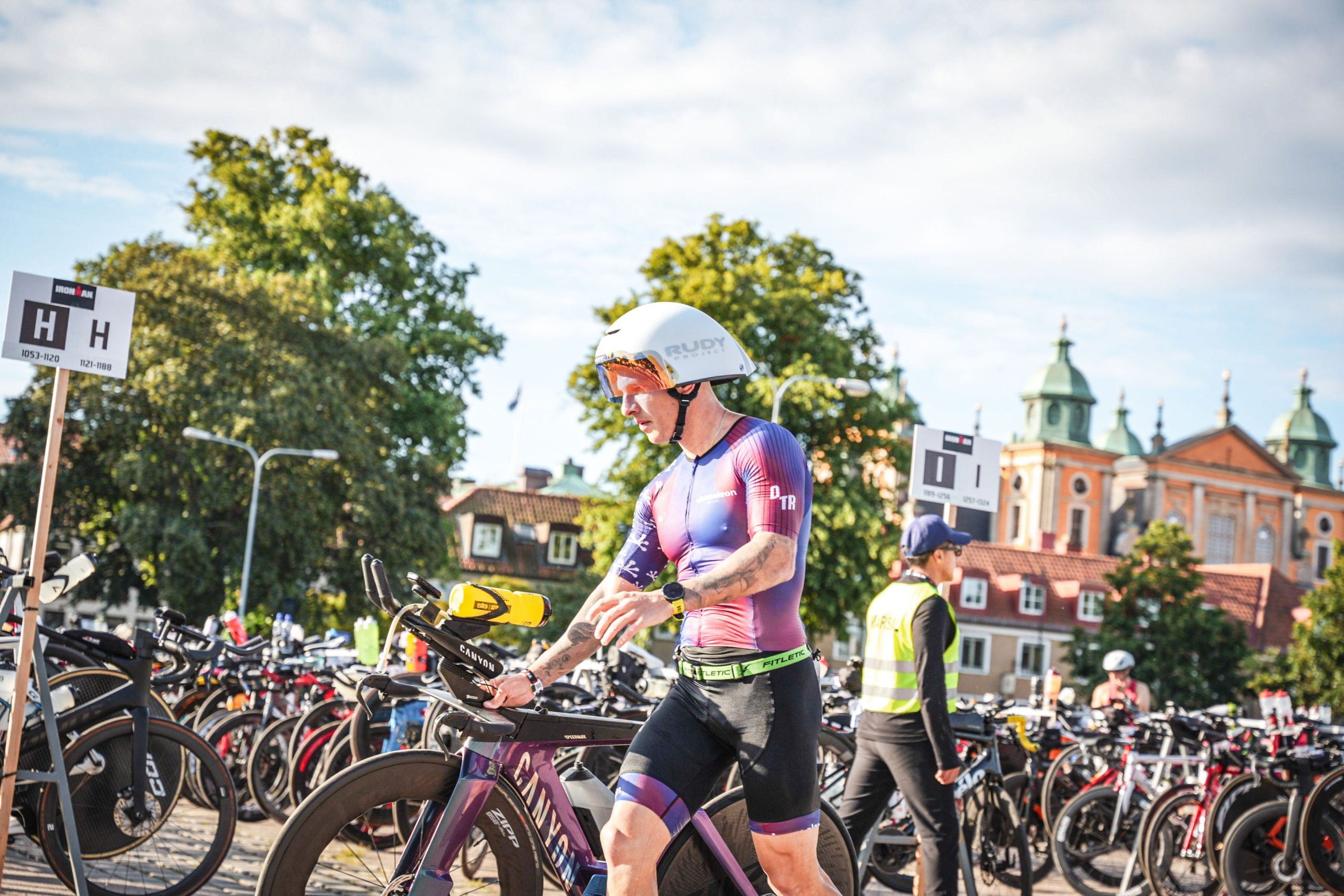 How to Choose Cycling Helmet: A Guide to the Best Options for You - TriWorldHub_